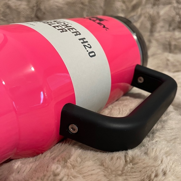Stanley Neon Electric Pink 40oz - Picture 7 of 10